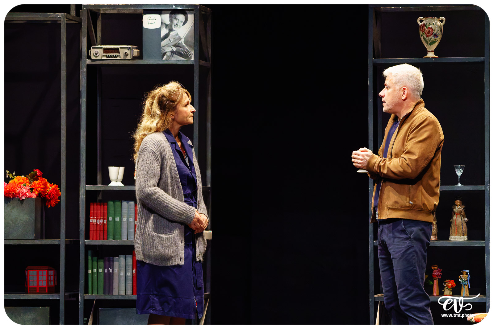 CHANGER L'EAU DES FLEURS (MATRIOSHKA PRODUCTIONS)